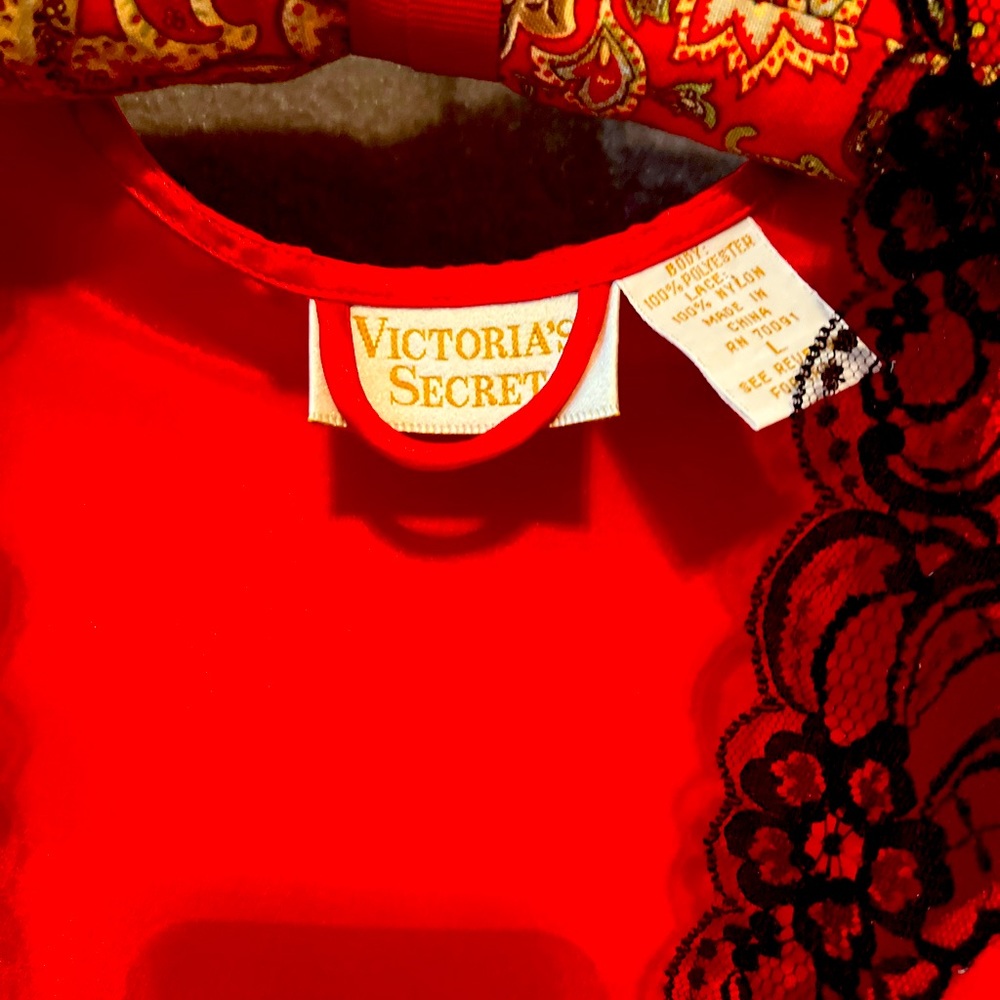 Vintage Gold Label Victorias Secret Red  Satin Pajama Too/Robe